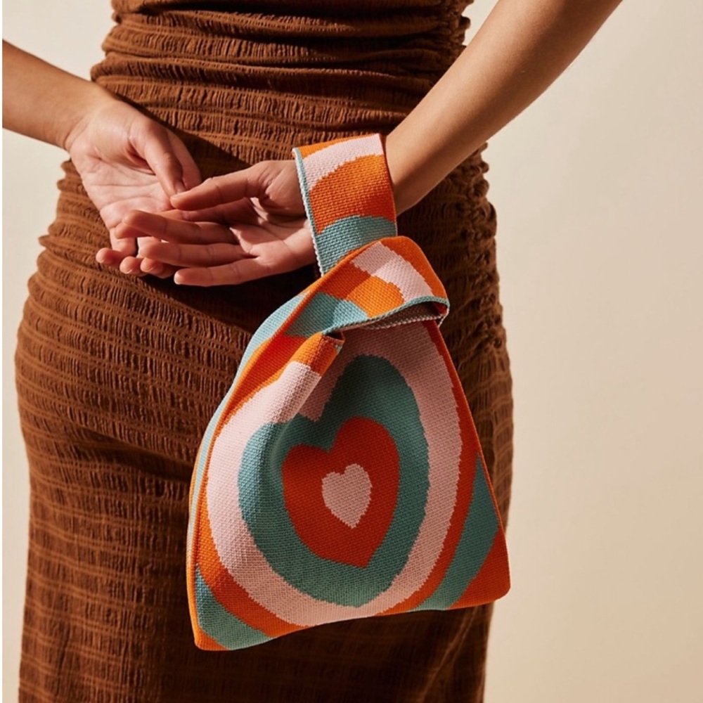 NEW| Bold Knitted Bucket Portable Knotted Wrist Causal Handbag